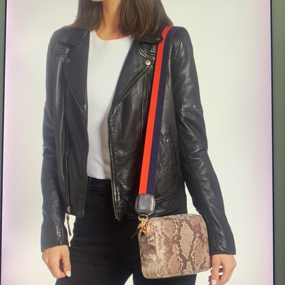 - Clare .V Midi Sac Croc Print Leather Crossbody Bag
CLARE V. - Picture 2 of 7